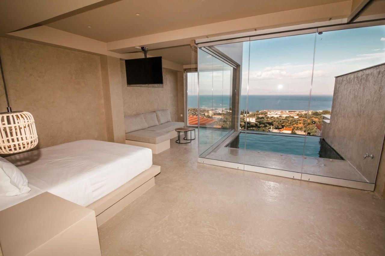 Mani Luxury Suites And Studios In Gytheio With Private Pools מראה חיצוני תמונה