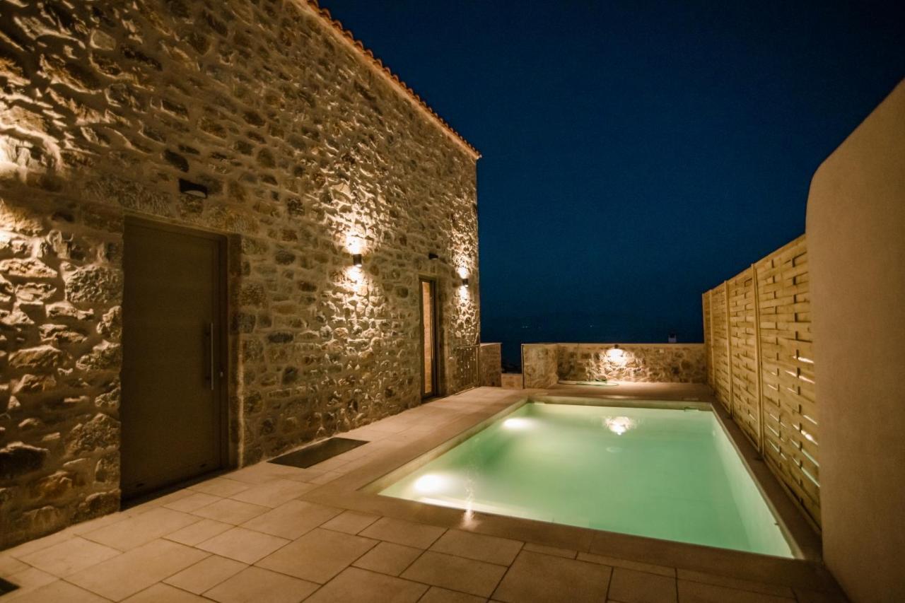 Mani Luxury Suites And Studios In Gytheio With Private Pools מראה חיצוני תמונה