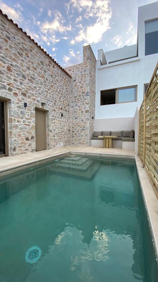 Mani Luxury Suites And Studios In Gytheio With Private Pools מראה חיצוני תמונה