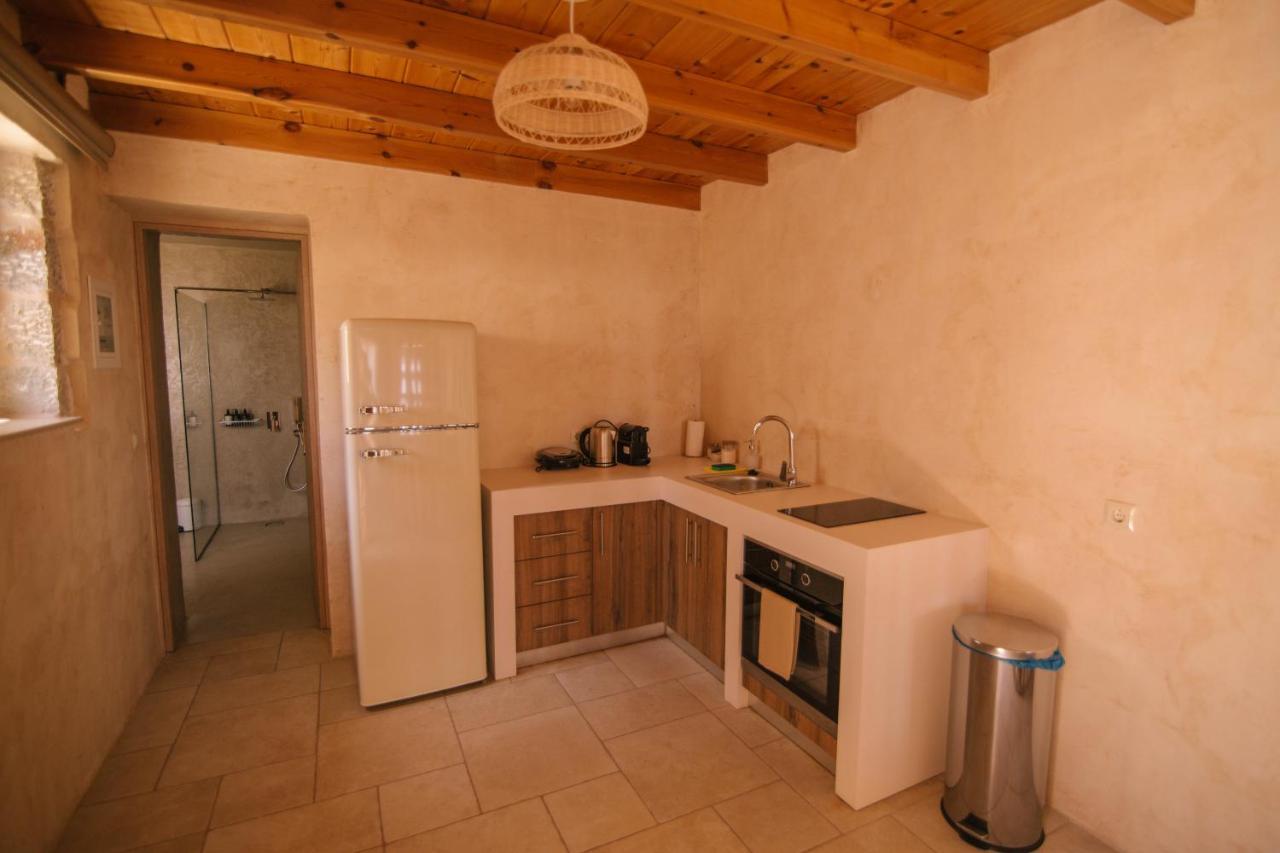 Mani Luxury Suites And Studios In Gytheio With Private Pools מראה חיצוני תמונה